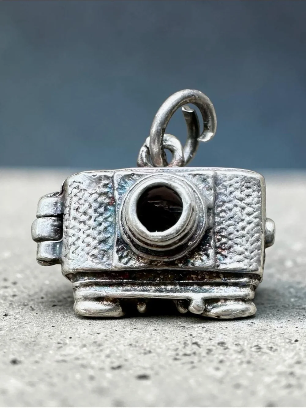 STERLING SILVER CAMERA CHARM BUMBLE BEE PENDANT FILM CAMERA OPENS
